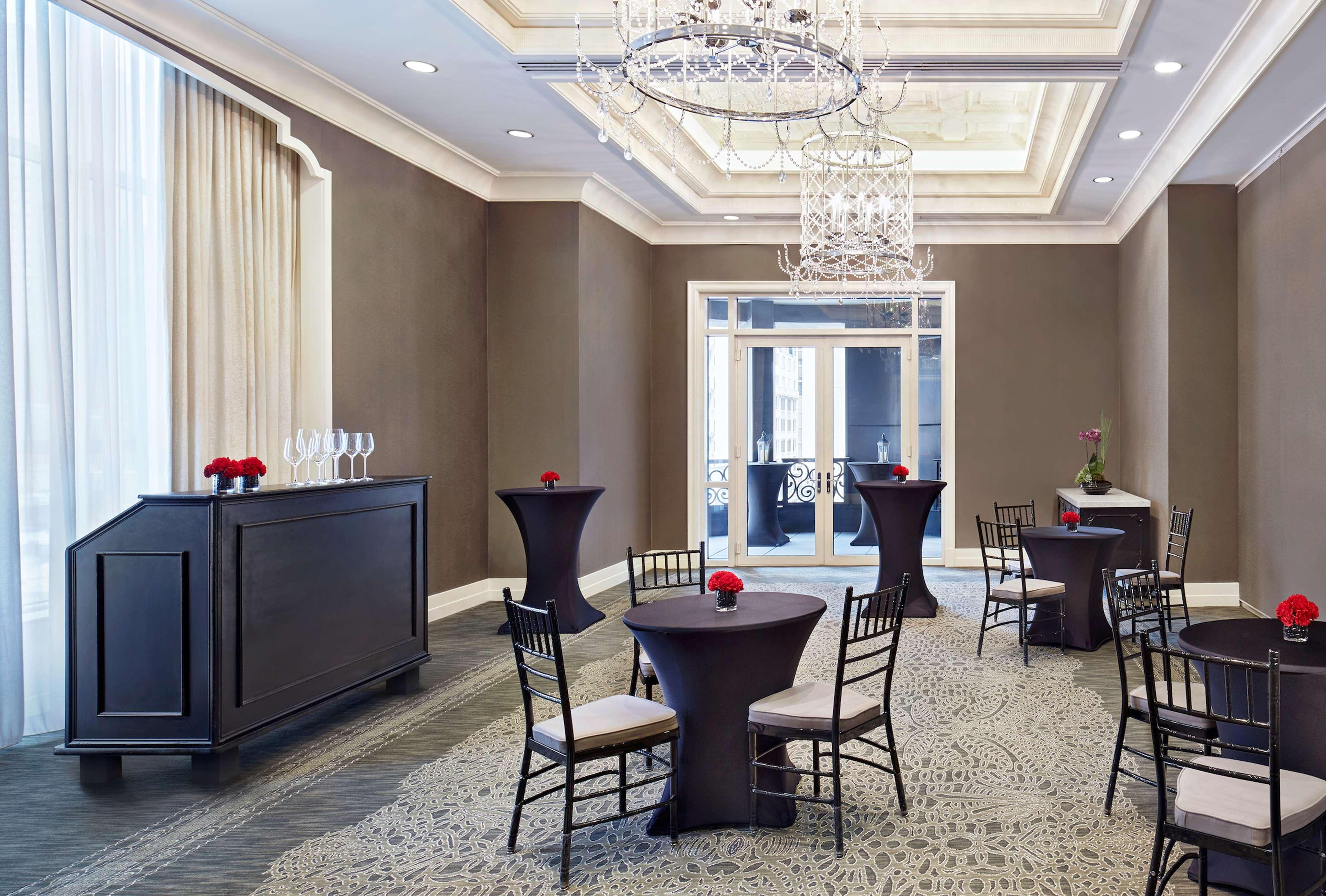 Hotel Waldorf Astoria Chicago Esterno foto